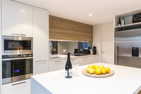 Nobbs Â· Executive 2 Storey Sydney Apartment With Pool - Holiday Jervis Bay 3