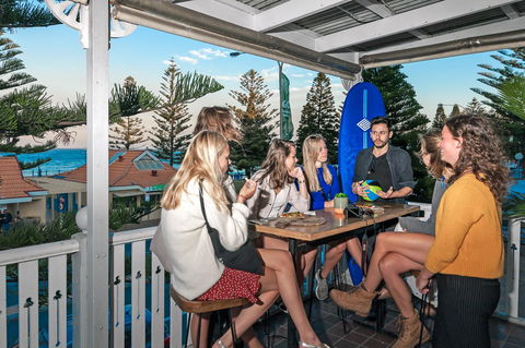 Mad Monkey Hostel Coogee Beach - Holiday Jervis Bay 1