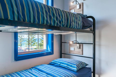 Mad Monkey Hostel Coogee Beach - Holiday Jervis Bay 3