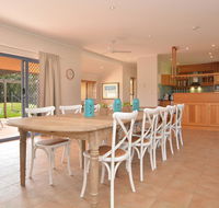 James Estate Guesthouse - Holiday Jervis Bay