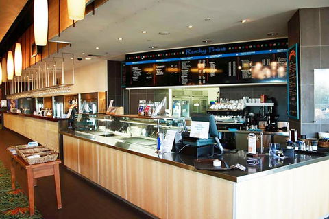 BASE Holidays - Ettalong Beach Premium Apartments - Holiday Jervis Bay 2