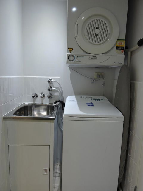 BASE Holidays - Ettalong Beach Premium Apartments - Holiday Jervis Bay 3
