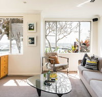 Waterfront Apartment Brimming with Inspirational Artwork - Holiday Jervis Bay