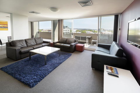Honeysuckle Executive Apartments - Holiday Jervis Bay 40