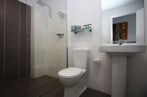 Honeysuckle Executive Apartments - Holiday Jervis Bay 22