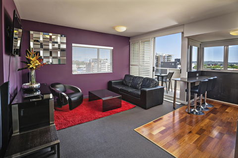 Honeysuckle Executive Apartments - Holiday Jervis Bay 14