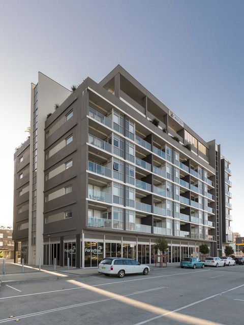 Honeysuckle Executive Apartments - Holiday Jervis Bay 0