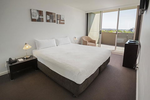 Honeysuckle Executive Apartments - Holiday Jervis Bay 36