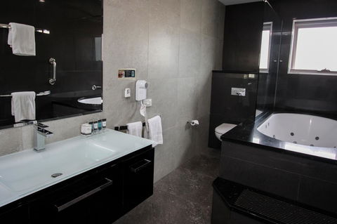 Honeysuckle Executive Apartments - Holiday Jervis Bay 39