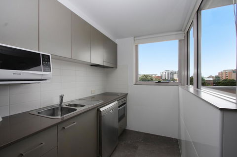 Honeysuckle Executive Apartments - Holiday Jervis Bay 24