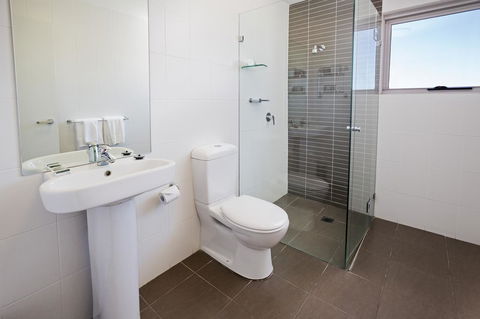 Honeysuckle Executive Apartments - Holiday Jervis Bay 26