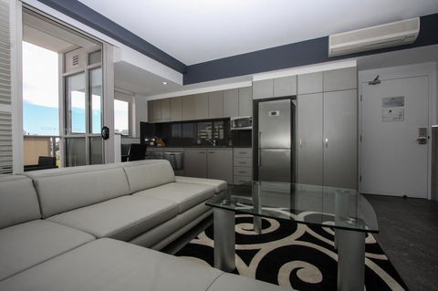 Honeysuckle Executive Apartments - Holiday Jervis Bay 19