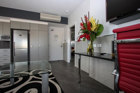 Honeysuckle Executive Apartments - Holiday Jervis Bay 15