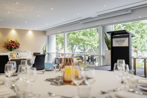 Novotel Sydney Darling Square - Holiday Jervis Bay 24
