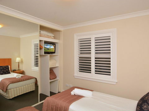 Villa De Saran Located Within Cypress Lakes - Holiday Jervis Bay 10