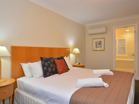 Villa De Saran Located Within Cypress Lakes - Holiday Jervis Bay 5