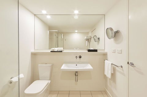 Furama Darling Harbour - Holiday Jervis Bay 34