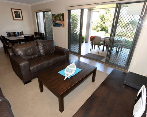 Yarrawonga Waterfront Apartments - Holiday Jervis Bay 13
