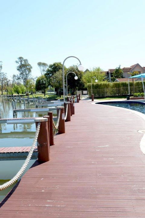 Yarrawonga Waterfront Apartments - Holiday Jervis Bay 2