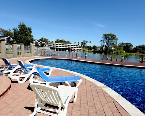 Yarrawonga Waterfront Apartments - Holiday Jervis Bay 10