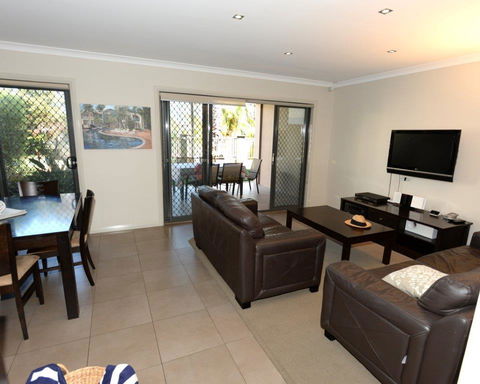 Yarrawonga Waterfront Apartments - Holiday Jervis Bay 7