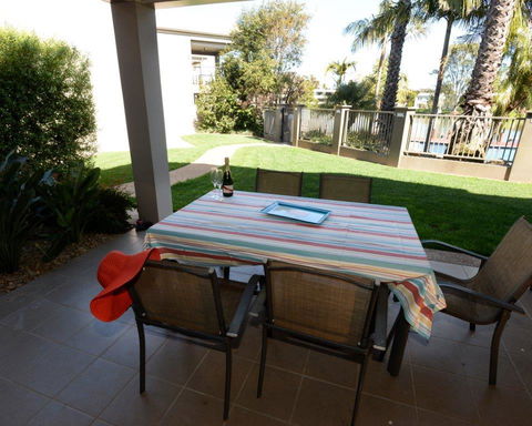 Yarrawonga Waterfront Apartments - Holiday Jervis Bay 5