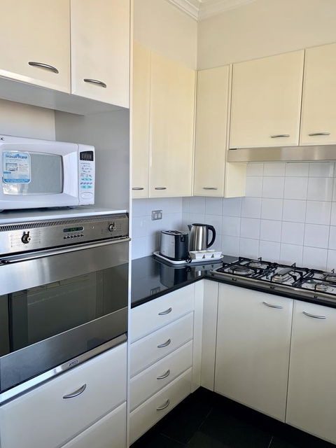 Castle Serviced Apartments - Holiday Jervis Bay 0