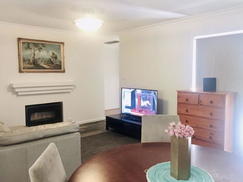 Beautiful Family Holiday House - Holiday Jervis Bay 4