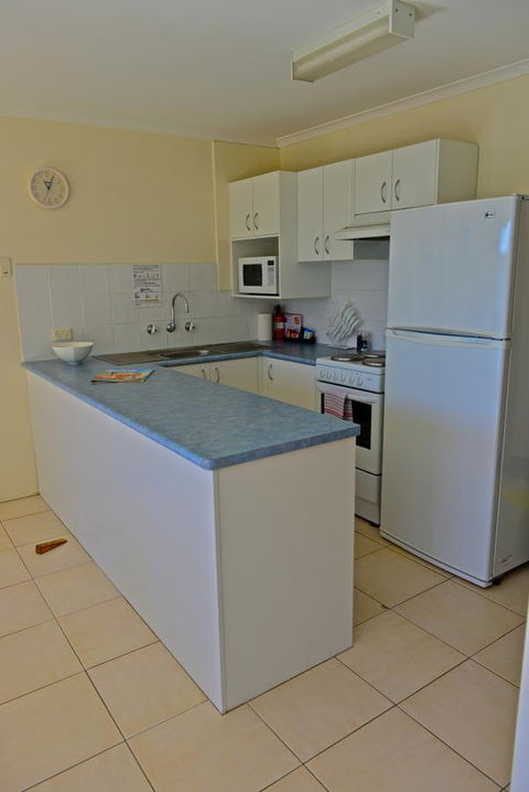 Beach House Holiday Apartments - Holiday Jervis Bay 12