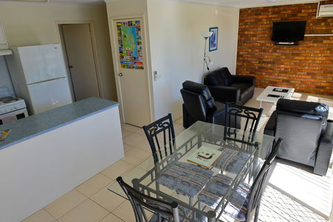 Beach House Holiday Apartments - Holiday Jervis Bay 10