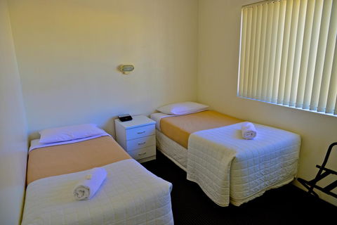 Beach House Holiday Apartments - Holiday Jervis Bay 9