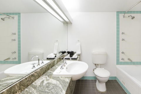 Holiday Inn Parramatta, An IHG Hotel - Holiday Jervis Bay 7
