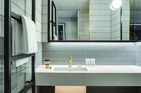 Vibe Hotel Sydney Darling Harbour - Holiday Jervis Bay 3