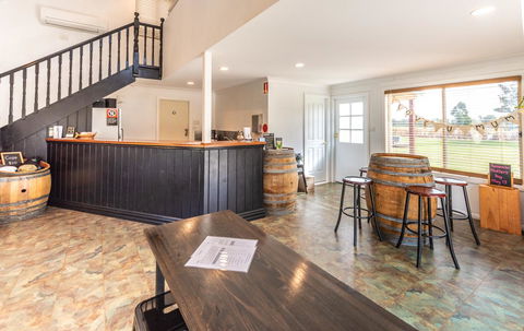 Madigan Wine Country Cottages - Holiday Jervis Bay 25