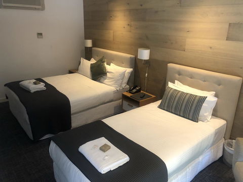 Crown Hotel Surry Hills - Holiday Jervis Bay 11