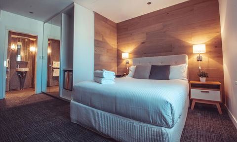 Crown Hotel Surry Hills - Holiday Jervis Bay 13