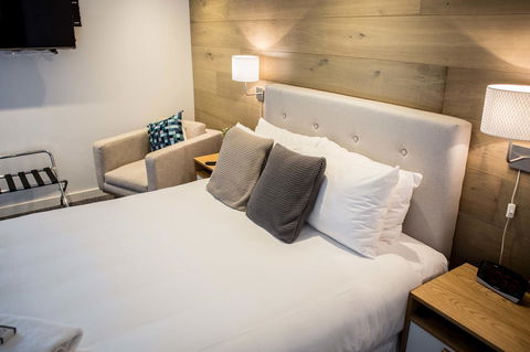 Crown Hotel Surry Hills - Holiday Jervis Bay 21