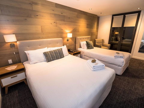 Crown Hotel Surry Hills - Holiday Jervis Bay 1