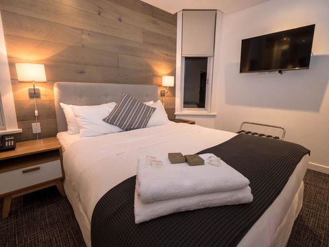 Crown Hotel Surry Hills - Holiday Jervis Bay 2