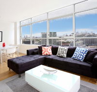 Gadigal Groove - Modern and Bright 3BR Executive Apartment in Zetland with Views - Holiday Jervis Bay
