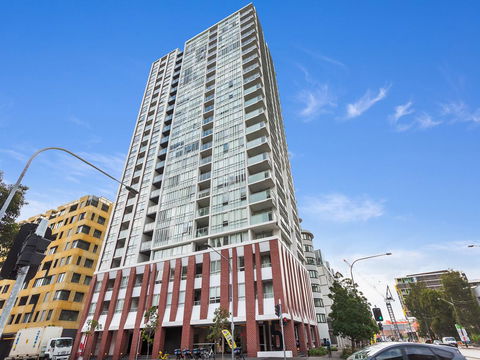 Gadigal Groove - Modern And Bright 3BR Executive Apartment In Zetland With Views - Holiday Jervis Bay 10