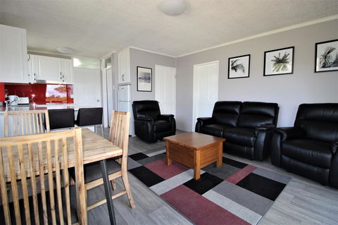 Beachfront 3, 25 Willow Street - Holiday Jervis Bay 0