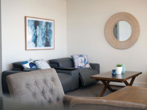Panoramic Harbour Views And Unbeatable Comfort - Holiday Jervis Bay 10