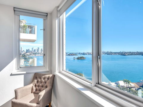 Panoramic Harbour Views And Unbeatable Comfort - Holiday Jervis Bay 12