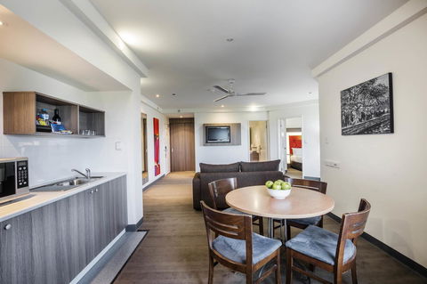 Novotel Darwin CBD - Holiday Jervis Bay 7