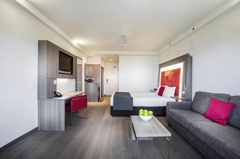 Novotel Darwin CBD - Holiday Jervis Bay 9