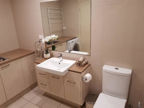 Darwin-Ocean Views, Tropical Getaway, Pool & Aircon - Holiday Jervis Bay 14