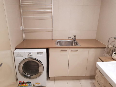 Darwin-Ocean Views, Tropical Getaway, Pool & Aircon - Holiday Jervis Bay 16