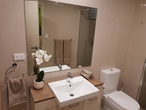 Darwin-Ocean Views, Tropical Getaway, Pool & Aircon - Holiday Jervis Bay 13