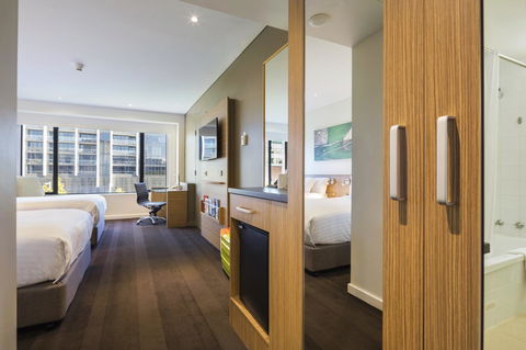 Crowne Plaza Canberra, An IHG Hotel - Holiday Jervis Bay 23